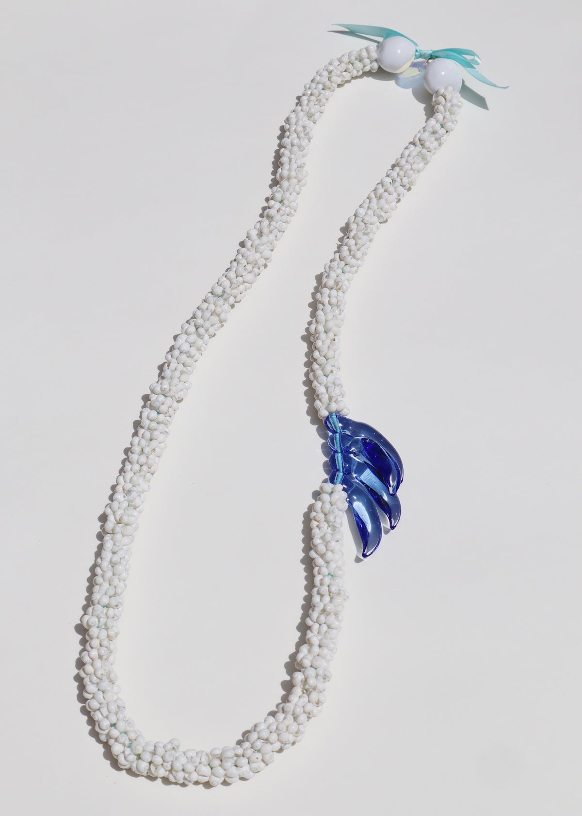 Blue Jade Mongo Shell Lei with 4 Glass Buds