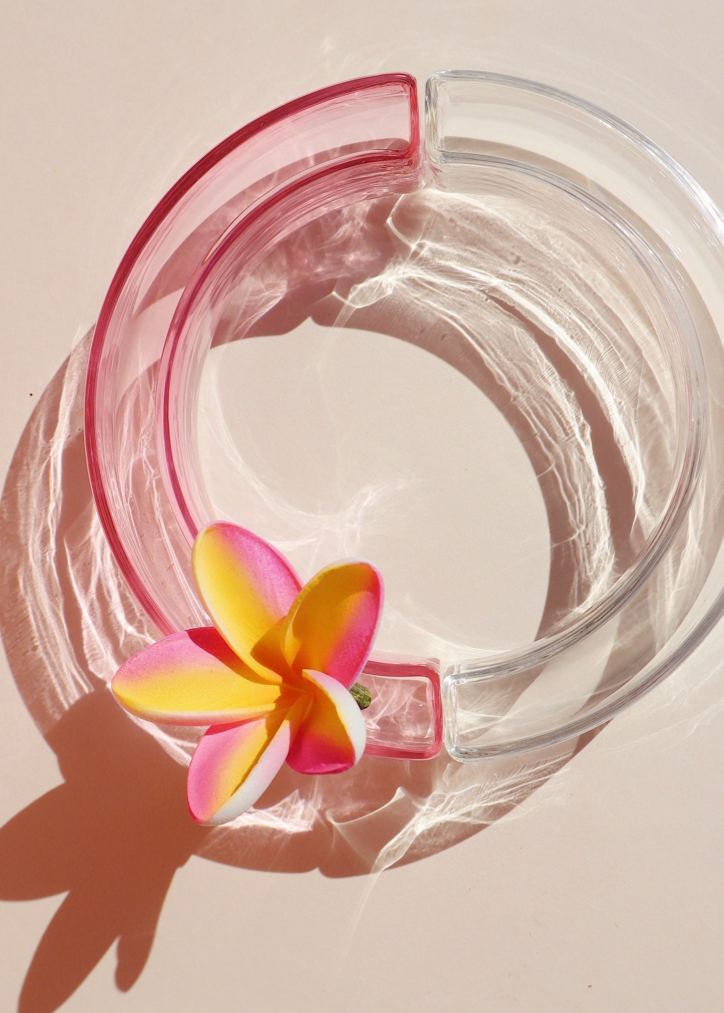 Single Rainbow Pua Vase - Medium