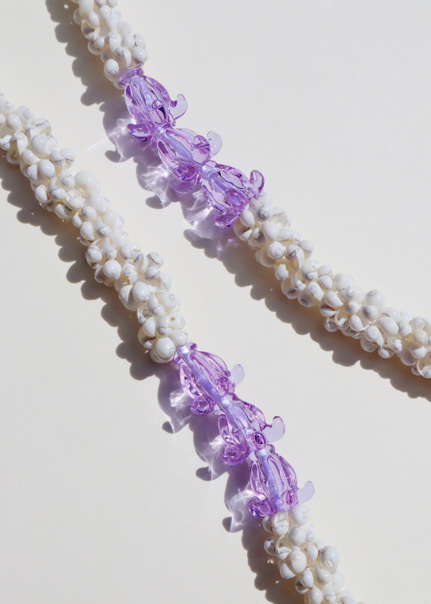 Glass Crown Flower Mongo Shell Lei with 6 Pua