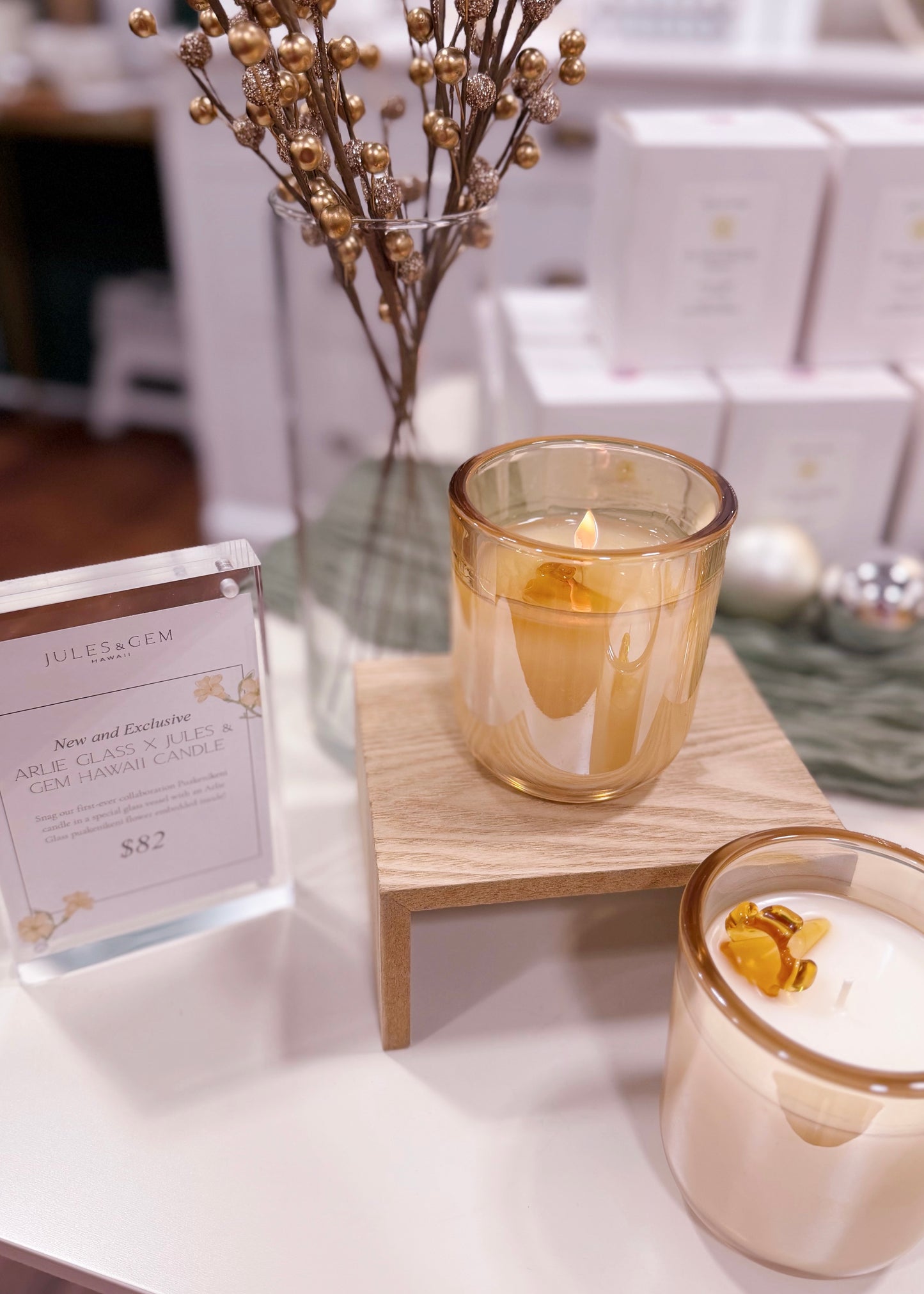 Jules & Gem X Arlie Glass - 7oz Candle Puakenikeni