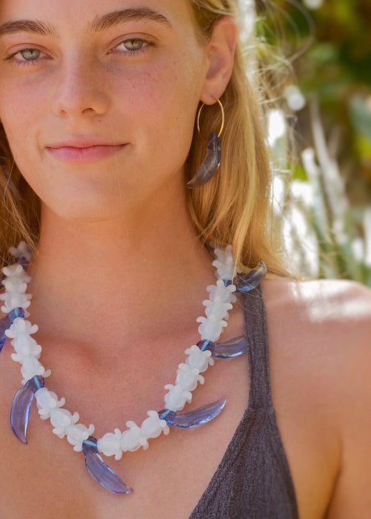Full Glass Blue Jade Bud & White Crown Flower Necklace