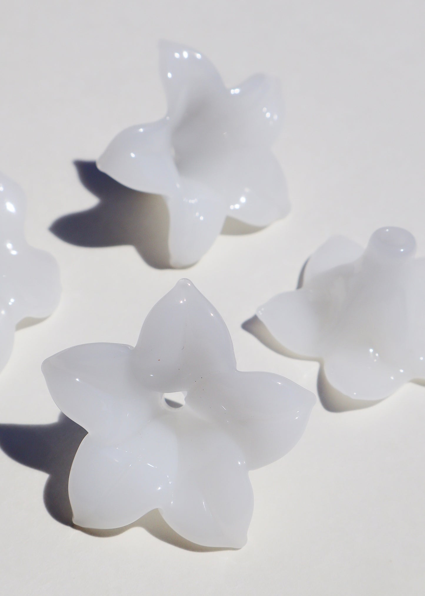 Perfectly Imperfect 40% OFF - Single White Pua Melia Plumeria Flowers ~ Regular, Lei Size