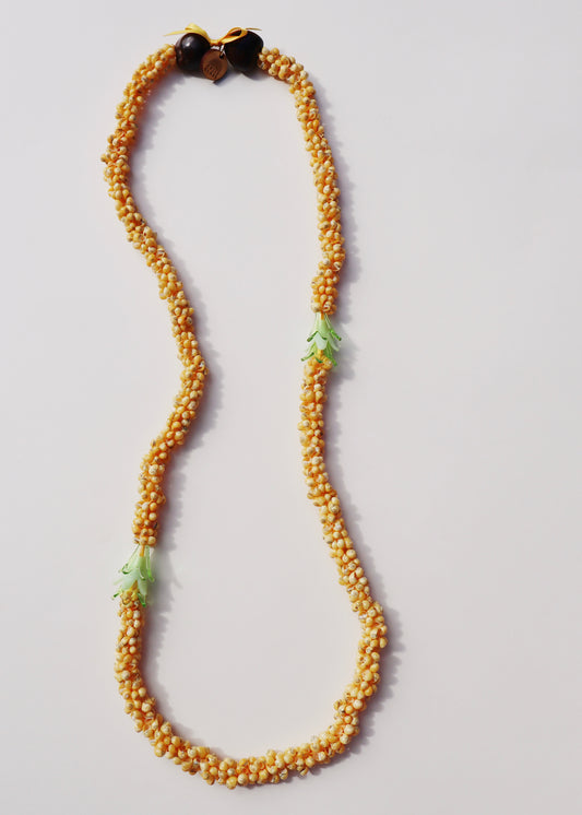 Perfectly Imperfect 40% OFF - Glass Pakalana Mongo Shell Lei with 6 Pua
