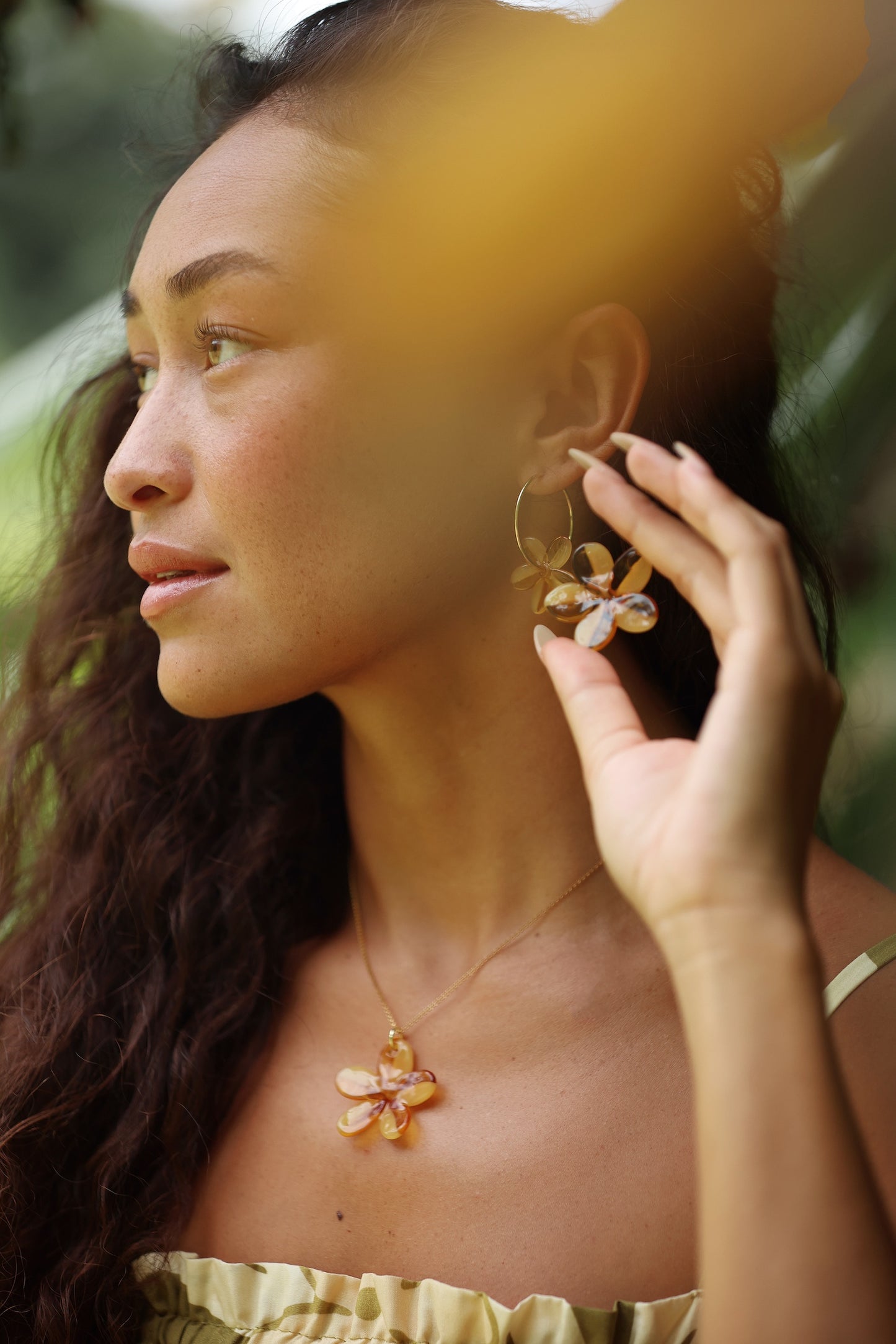 ARLIE GLASS + YIREH ~ Mixed Amber Yellow Pua Melia Necklace, Adjustable