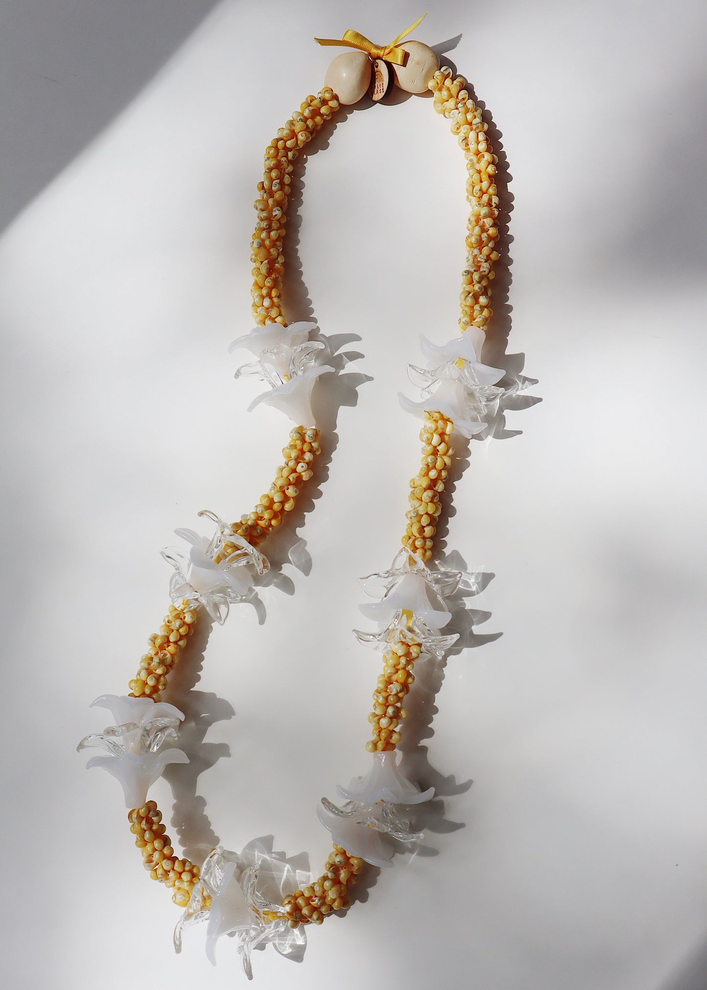 Perfectly Imperfect 40% OFF - Clear & White Glass Pua Melia Plumeria Mongo Shell Lei with 21 Pua
