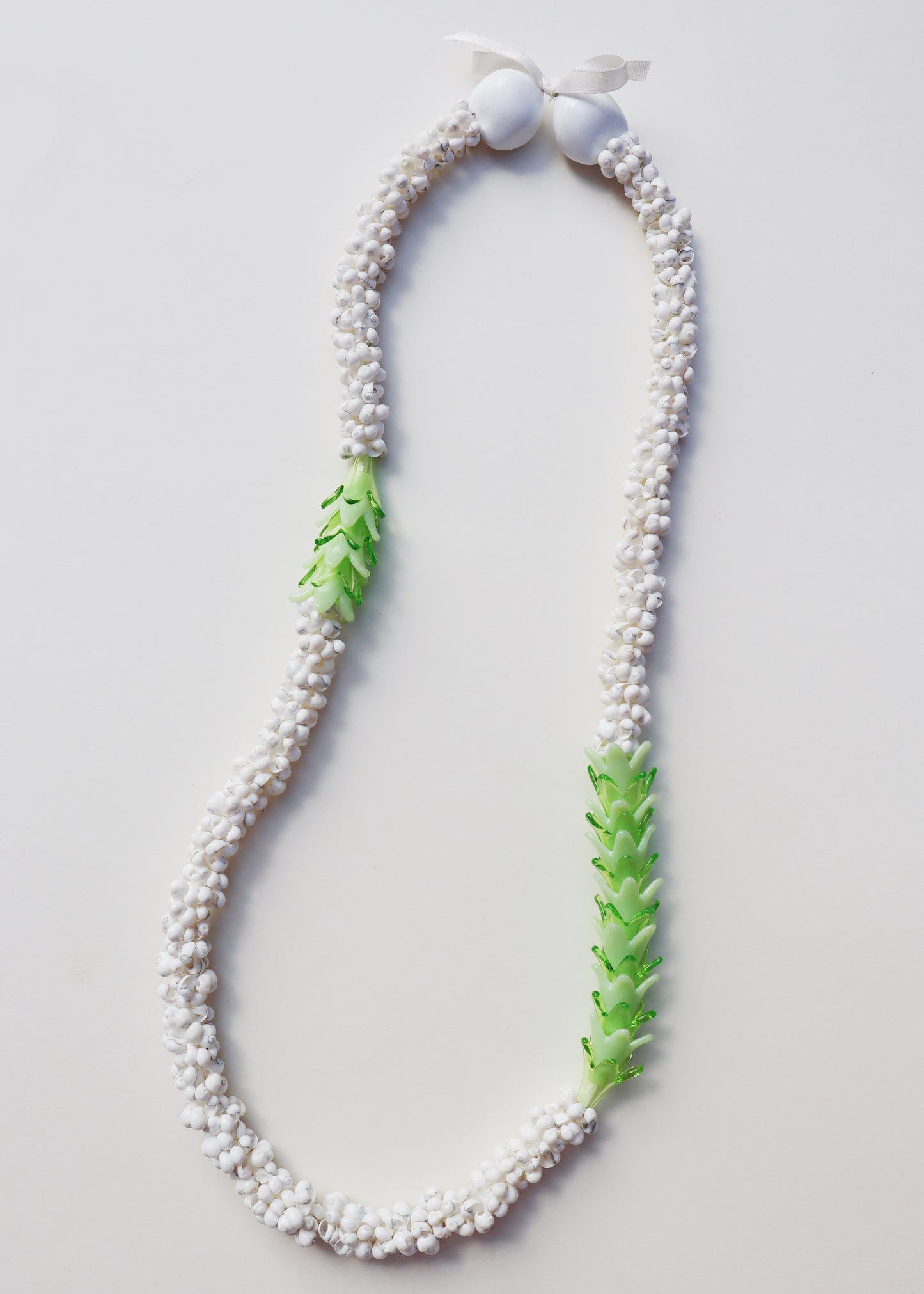 Perfectly Imperfect 40% OFF - Glass Pakalana Mongo Shell Lei with 20 Pua