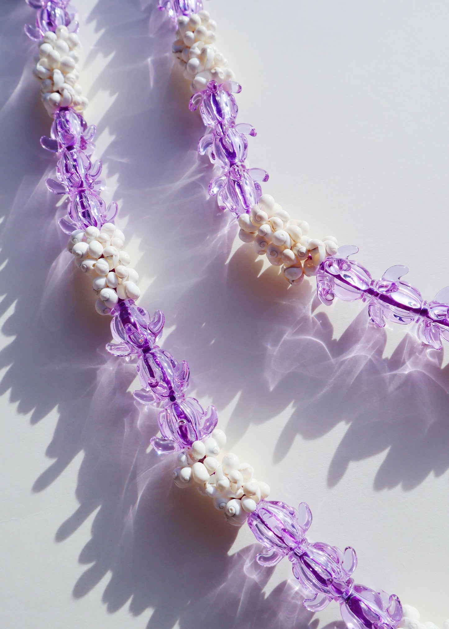 Perfectly Imperfect 40% OFF - Glass Crown Flower Mongo Shell Lei with 27 Pua