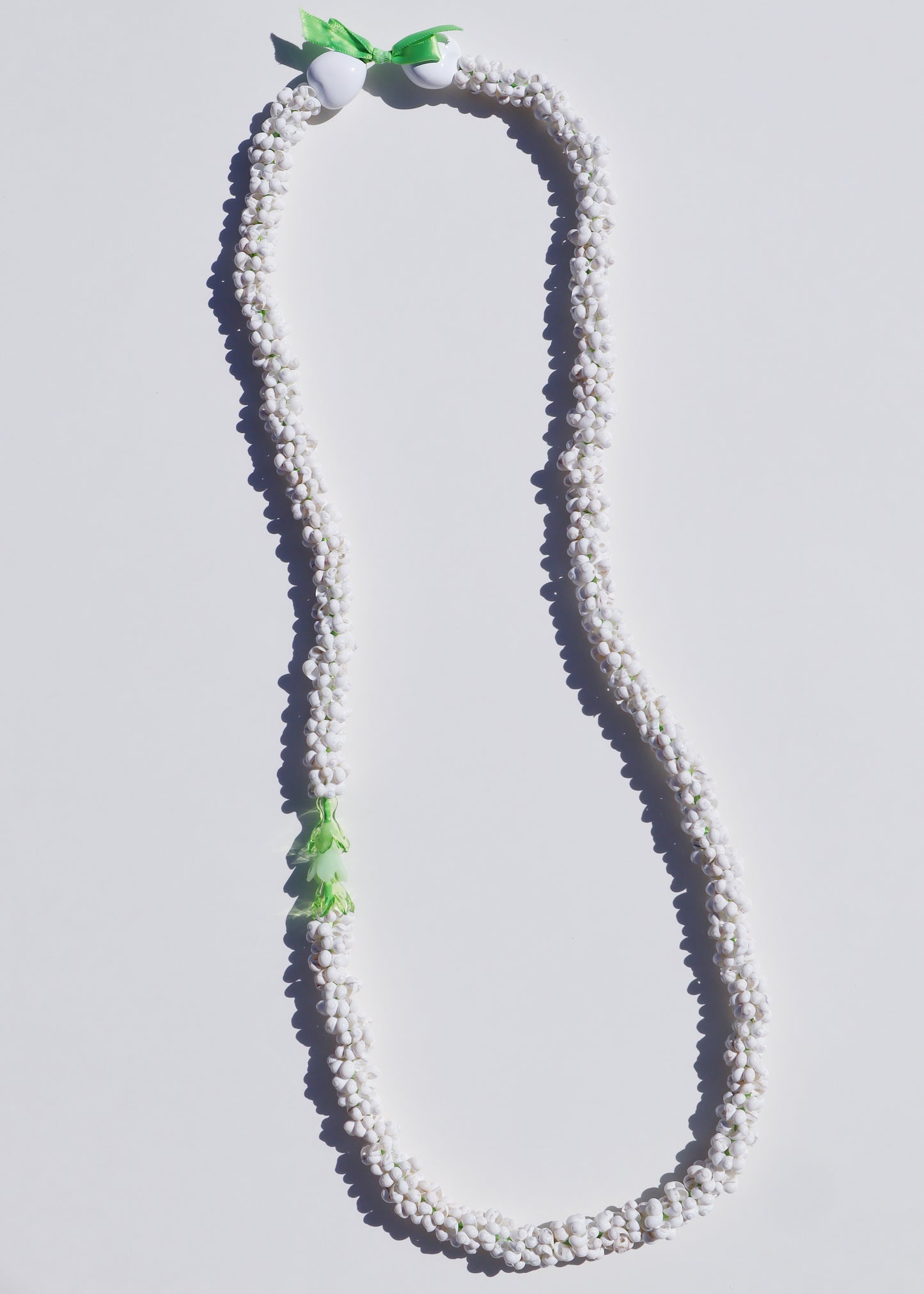 Pakalana Mongo Shell Lei with 3 Glass Pua