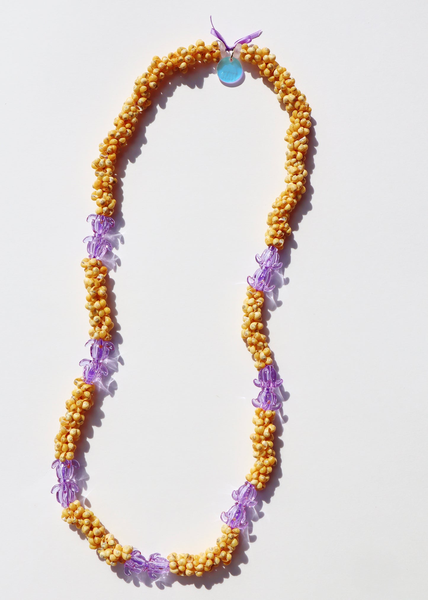 Perfectly Imperfect 40% OFF - Glass Crown Flower Mongo Shell Lei with 14 Pua
