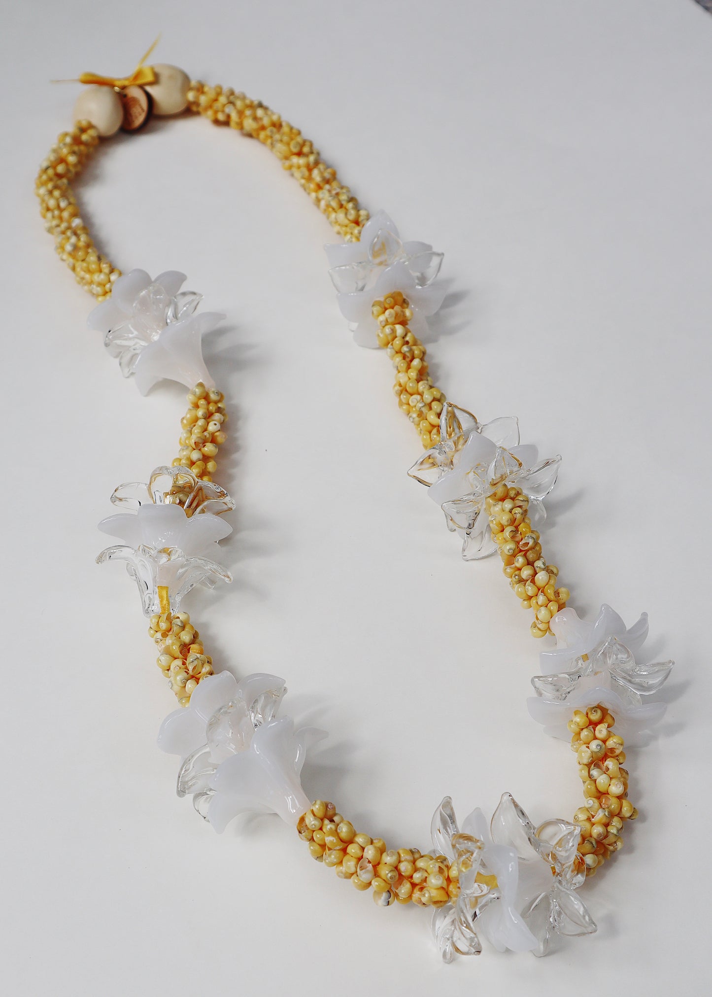 Perfectly Imperfect 40% OFF - Clear & White Glass Pua Melia Plumeria Mongo Shell Lei with 21 Pua