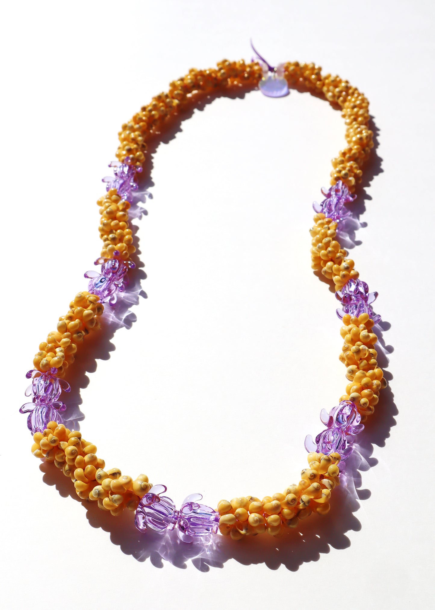 Perfectly Imperfect 40% OFF - Glass Crown Flower Mongo Shell Lei with 14 Pua