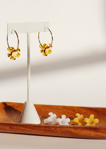 Interchangeable Puakenikeni Flower Hoop Earrings Gift Set – Arlie