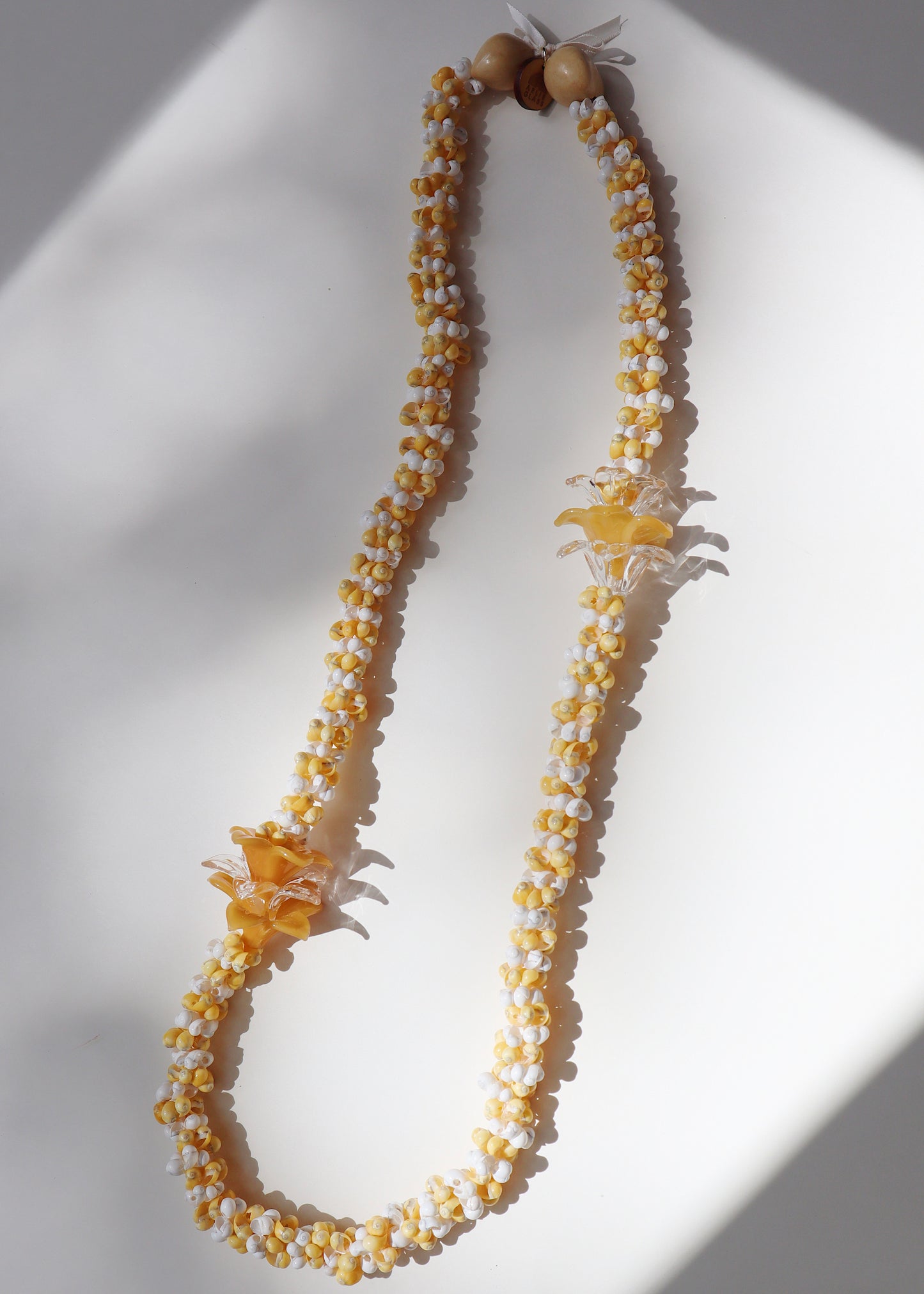 Perfectly Imperfect 40% OFF - Glass Pua Melia Plumeria Mongo Shell Lei with 6 Pua