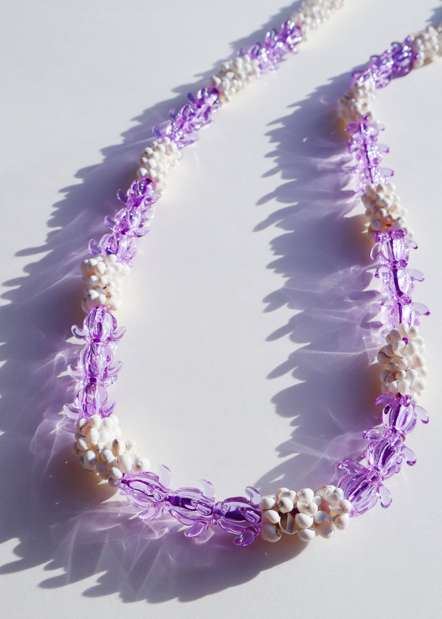 Perfectly Imperfect 40% OFF - Glass Crown Flower Mongo Shell Lei with 27 Pua