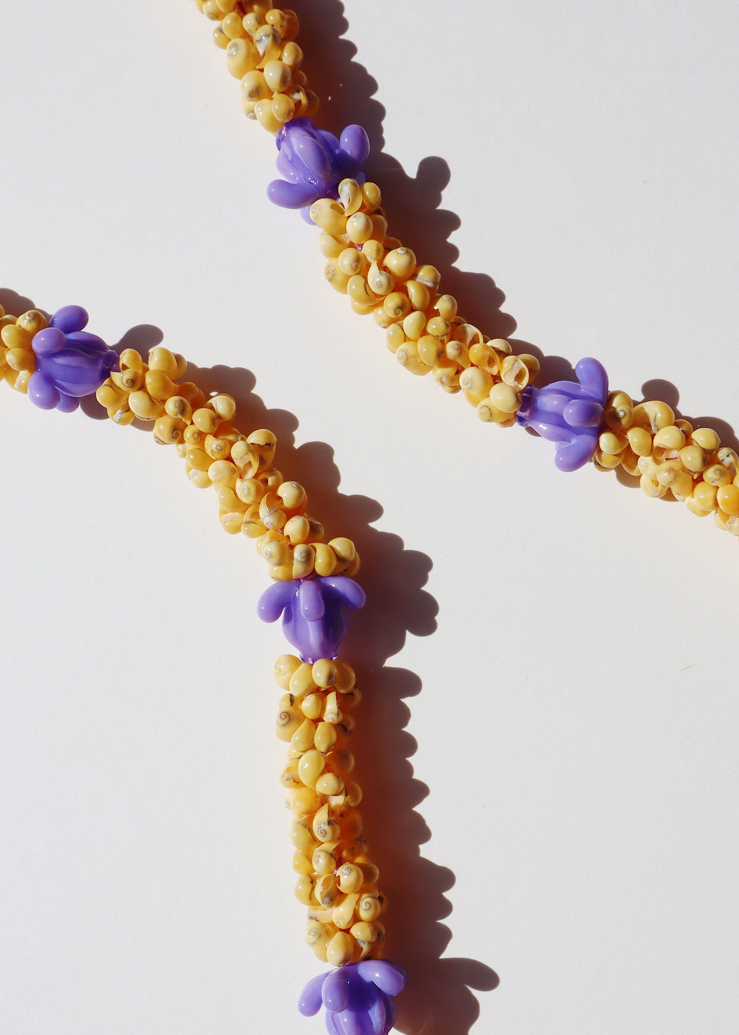 Perfectly Imperfect 40% OFF - Glass Crown Flower Mongo Shell Lei with 11 Pua