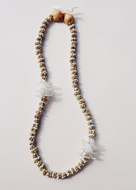 Perfectly Imperfect 40% OFF - Glass Pua Melia Plumeria Mongo Shell Lei with 6 Pua