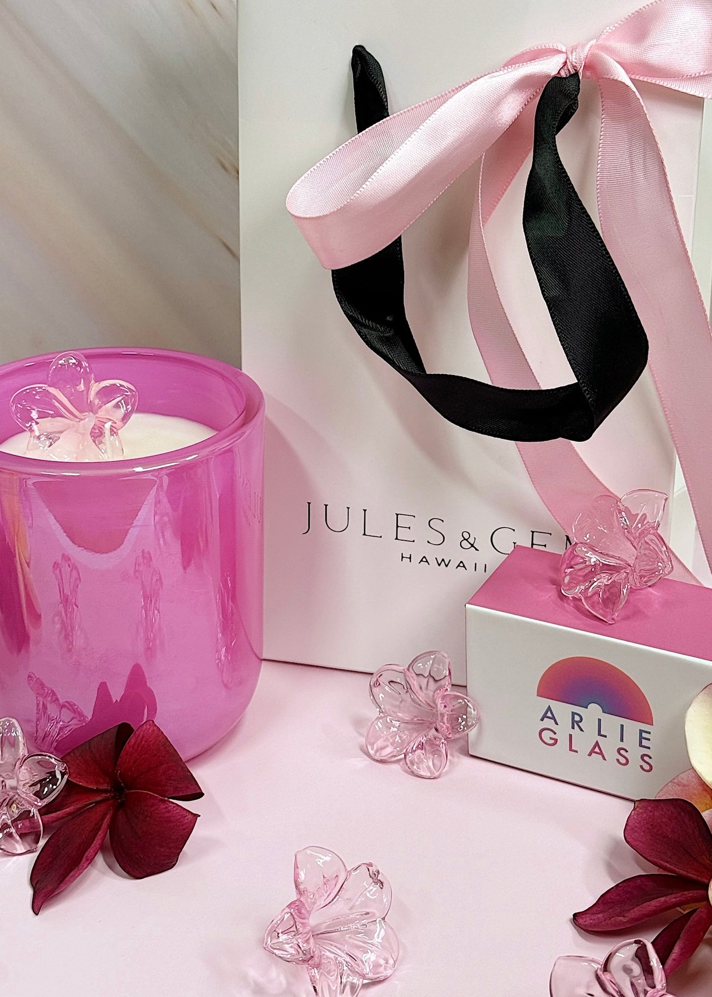 Jules & Gem X Arlie Glass - 7oz Candle Plumeria