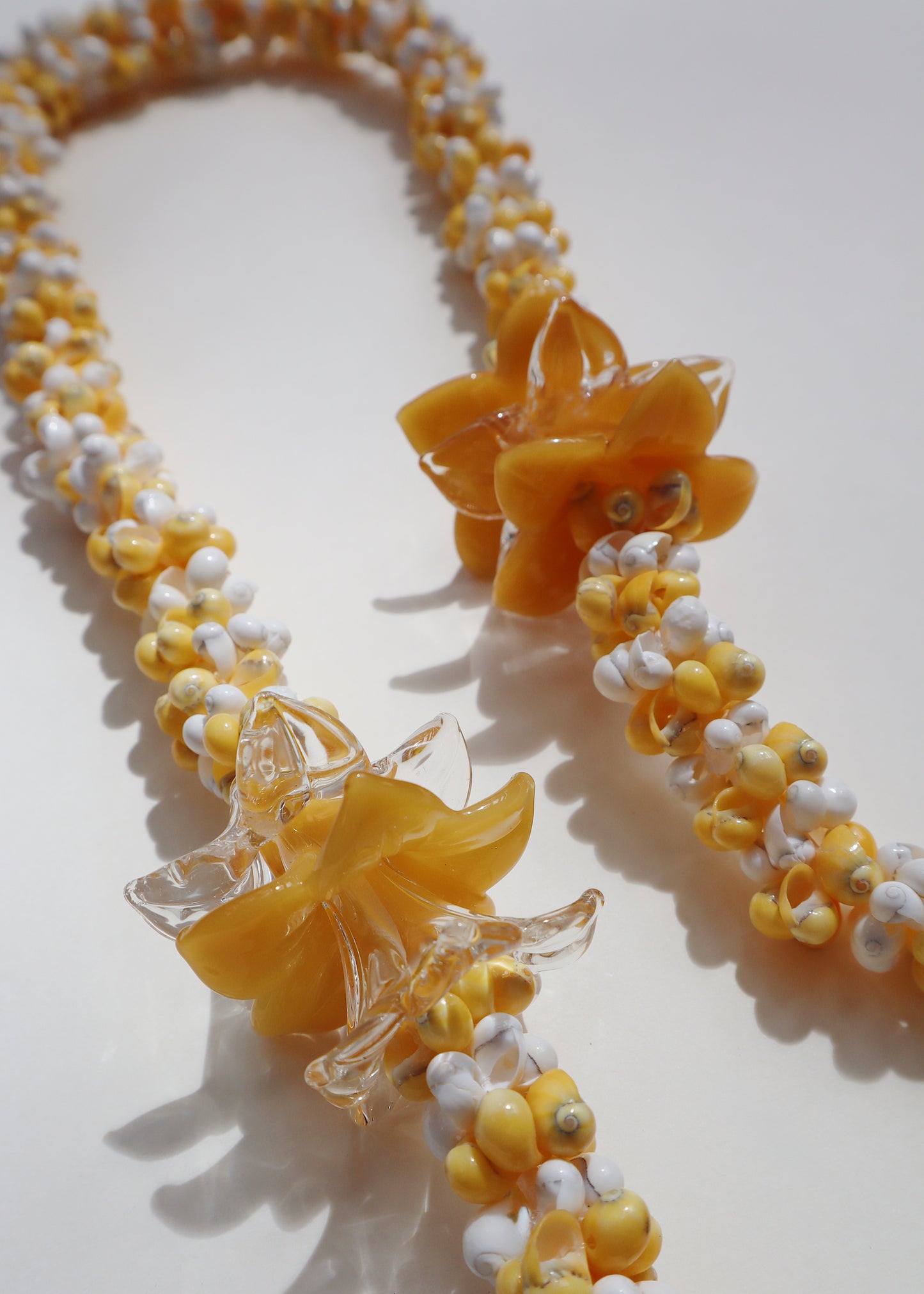 Perfectly Imperfect 40% OFF - Glass Pua Melia Plumeria Mongo Shell Lei with 6 Pua