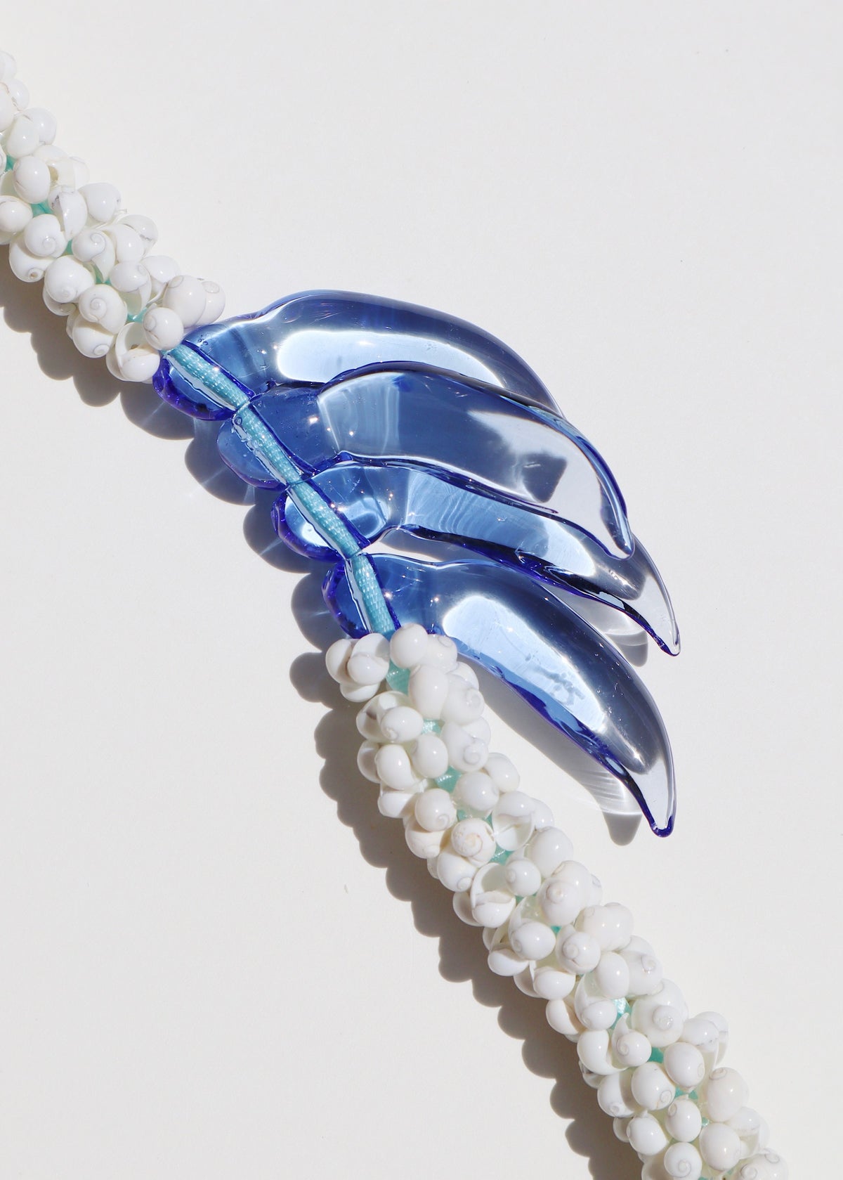 Blue Jade Mongo Shell Lei with 4 Glass Buds