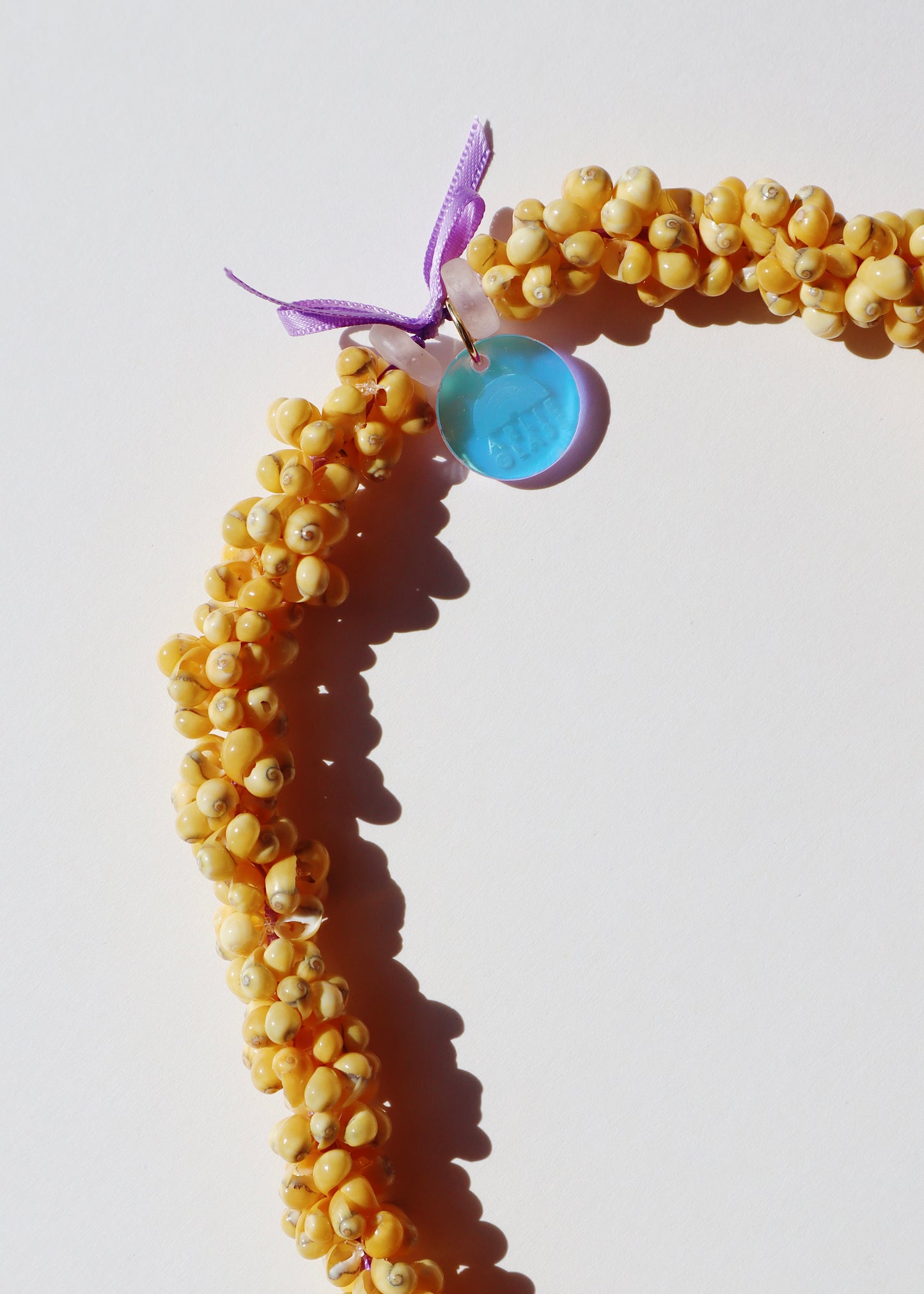 Perfectly Imperfect 40% OFF - Glass Crown Flower Mongo Shell Lei with 14 Pua