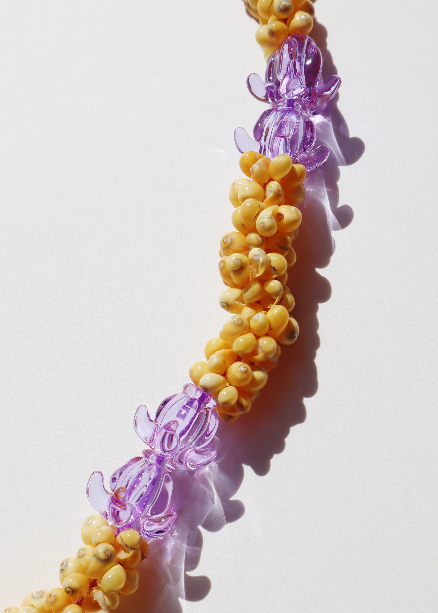 Perfectly Imperfect 40% OFF - Glass Crown Flower Mongo Shell Lei with 14 Pua