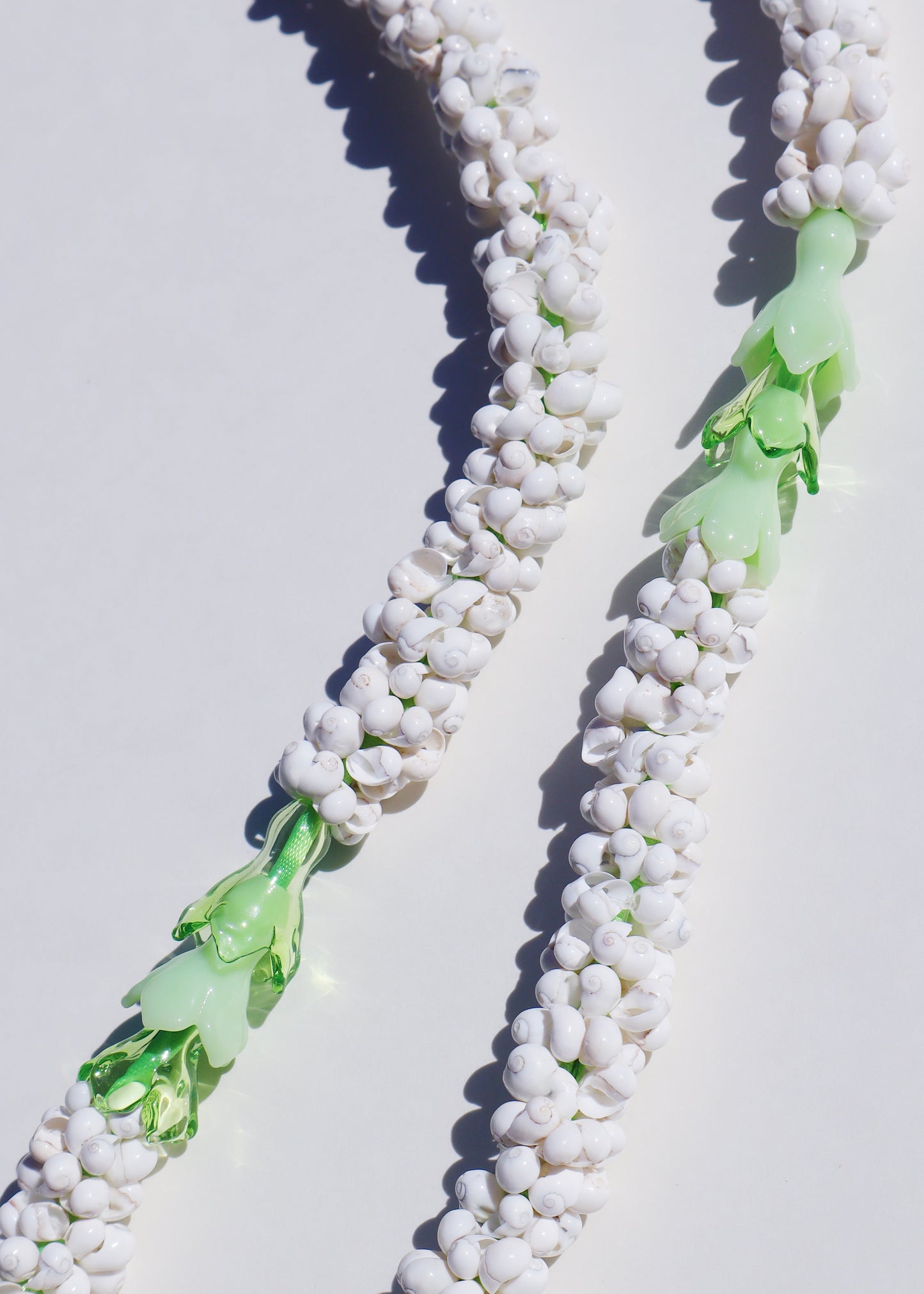 Pakalana Mongo Shell Lei with 6 Glass Pua