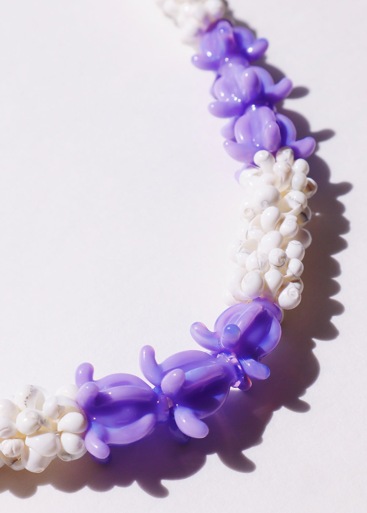 Crown Flower Mongo Shell Lei with 21 Glass Pua